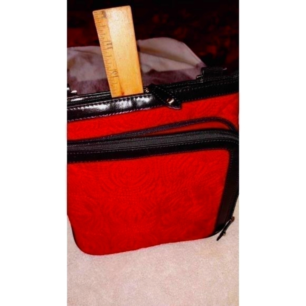 4@30.00 or 30.00 NWOT Ladies Crossbody Bag by COLDWATER CREEK - Picture 7 of 11